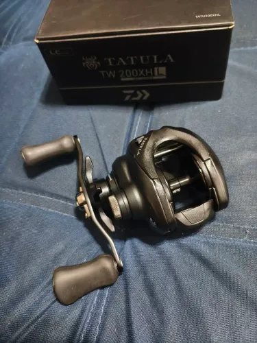 Daiwa tatula 200 xhl esquerda
