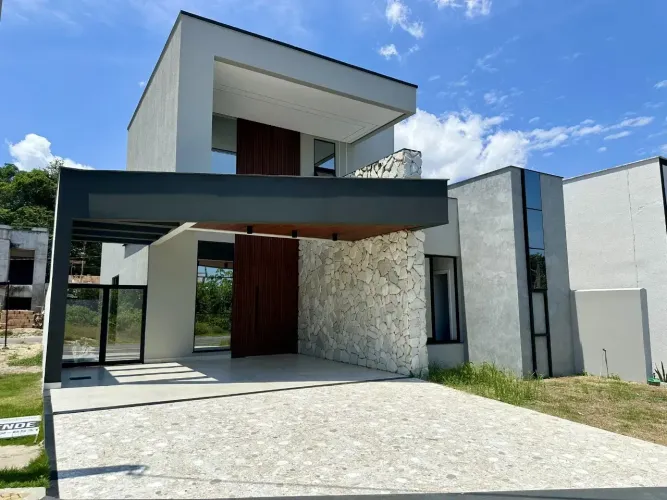 Casa no Mosaico Ponta Negra com 3 Suítes 198m² - Manaus - AM