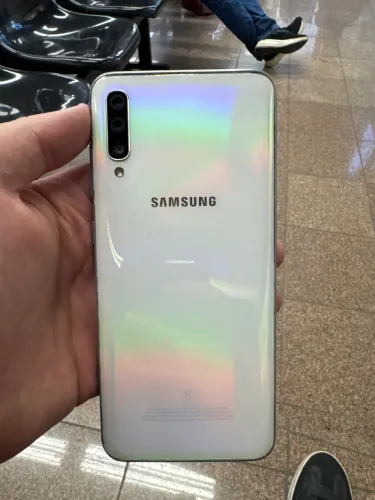 SAMSUNG A70
