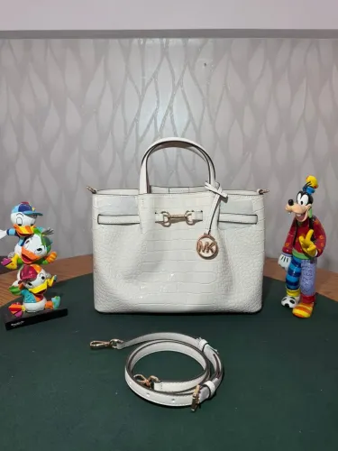 Bolsa Michael Kors nova com etiqueta