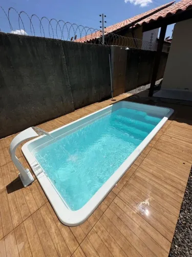 Piscina de Fibra Completa e Instalada
