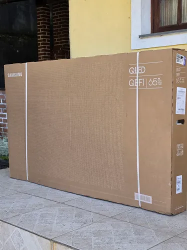 Smart TV 65 Samsung QLED Vision IA 4K modelo QEF1 LACRADA