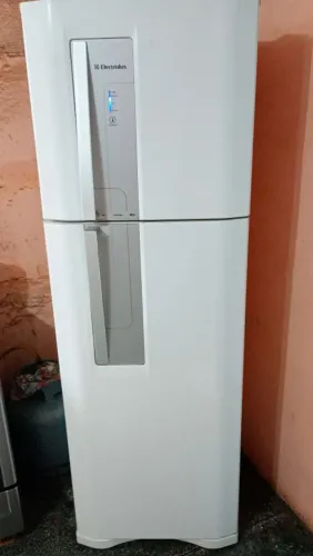 *geladeira Electrolux Frost Free 2 portas*