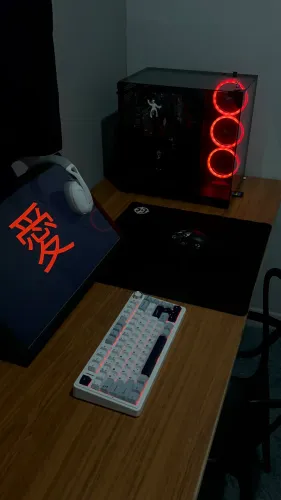 PC COMPLETO COM ACESSÓRIO/ 1 MÊS DE USO