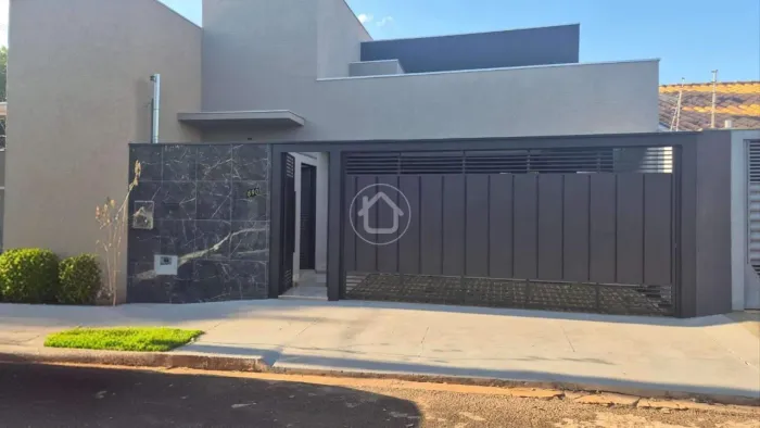 CASA COM 3 DORMITORIOS NO SIRIO LIBANES