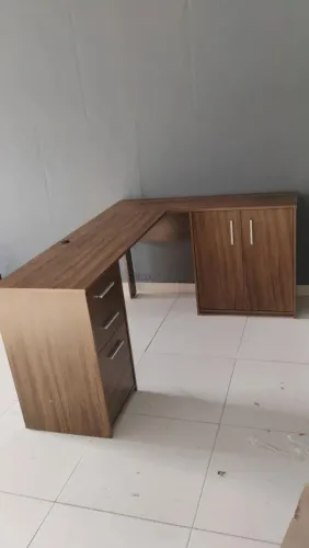 Mesa de escritório canto 