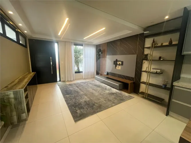 Casa à venda ou para alugar com 3 quartos, sendo 2 suítes, no condomínio Le France, Soroca