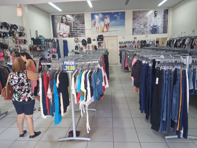 MONTAGEM DE LOJA DE ROUPAS