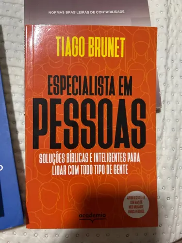 Livro ESPECIALISTA EM PESSOAS TIAGO BRUNET