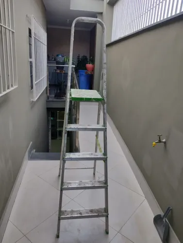 Escada de alumínio