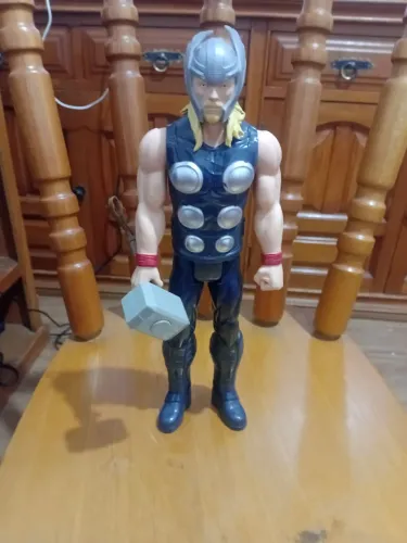 boneco articulado de 30 cm do Thor da Series da Hasbro