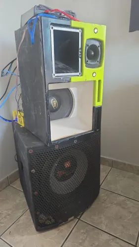 Vendo som automotivo/Residencial... e troco por partibox 710 ou 1000