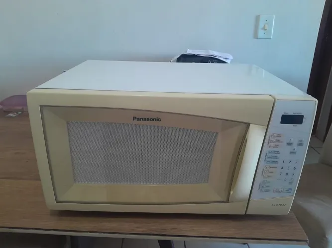 Microondas Panasonic 34 litros em ótimo estado
