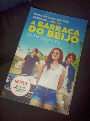 A barraca do beijo, Beth Reekles - Netflix Original