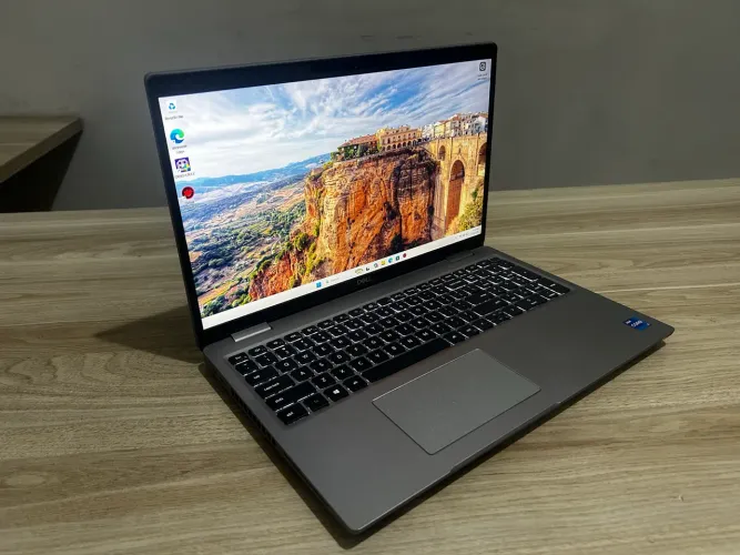 Notebook Dell Precision 3561 i7 11ª Placa de vídeo 4GB 256SSD 8GB memória