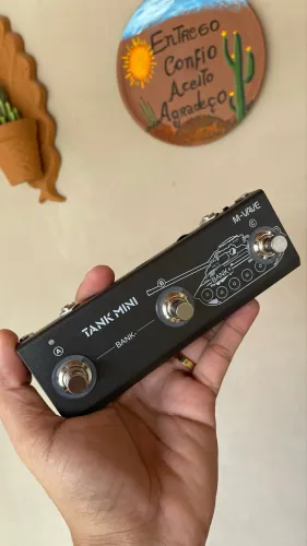 Tank mini- pedaleira de guitarra