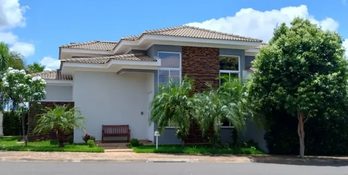 Excelente casa de Alto Padrão à venda no Condomínio Residencial Valência 2 - Álvares Macha