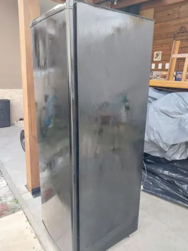 Vendo gente consul 216 litros. Funcionando perfeitamente gela muito bem. Aceito cartão
