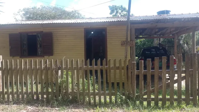 Casa no interior ,Mostardas RS.Fica no km 205 em Cacimbas.