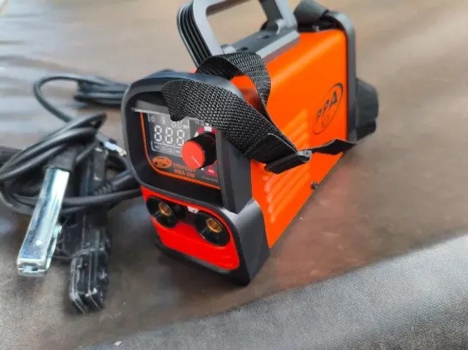 Máquina Solda Inversora Bivolt Automática 127/220V