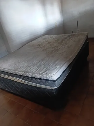 Vendo cama box + colchão de espuma usados