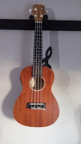 Ukulele Vogga eletroacústico Concert