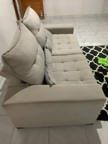 Vende se um sofá 