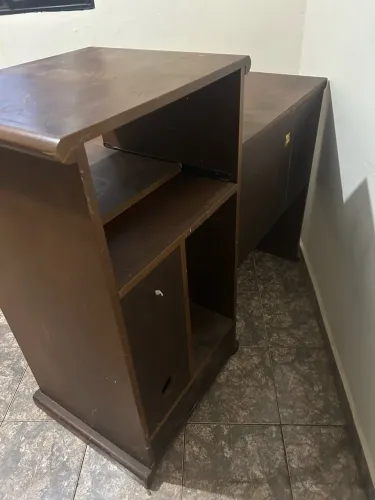 Vende-se escrivaninha