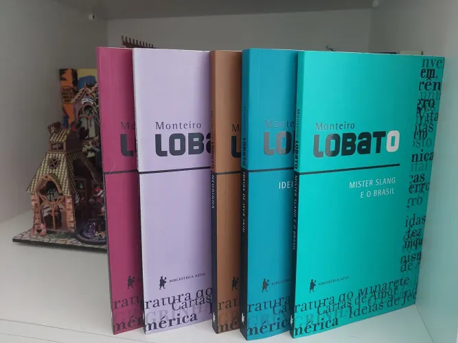 Coletânea de Livros de Monteiro Lobato.