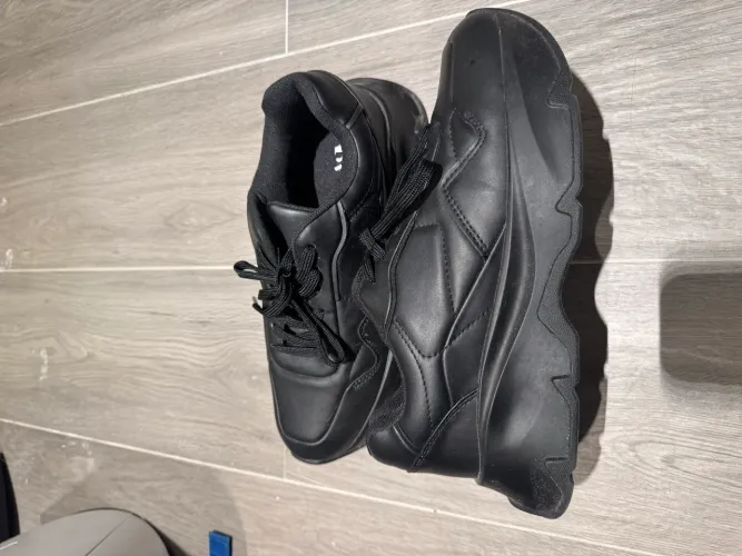 Sneaker Zara 42