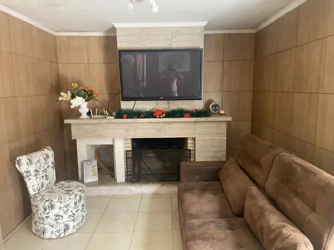 Duas casas à venda no Laranjal, Pelotas - móveis planejados, lareira, churrasqueira e ener