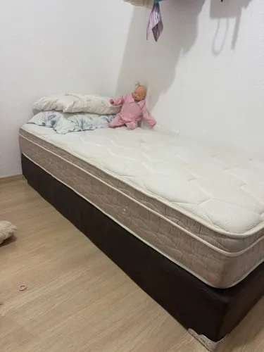 Vendo cama solteiro BOX