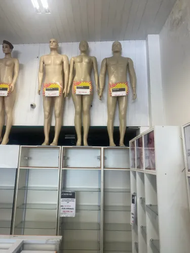 Manequim plástico qualquer peça na promoção 