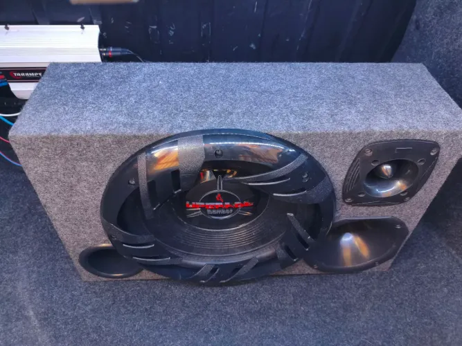 Vendo caixa trio + módulo