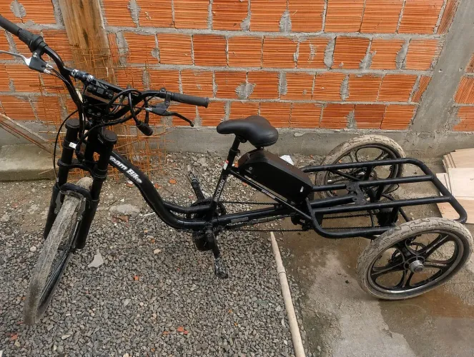 Bicicleta elétrica triciclo