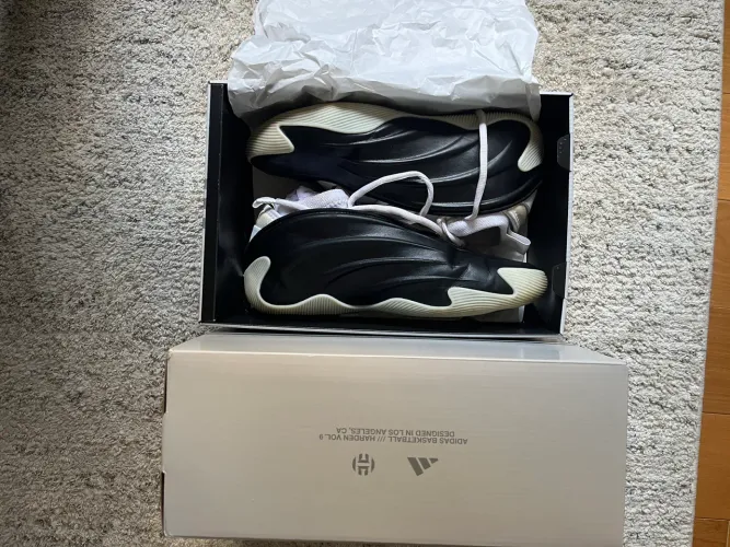 Tênis de basquete adidas Harden Volume 9