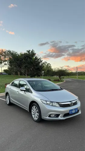 Honda Civic Sedan LXR 2.0 Flexone 16V Aut. 4P 2014
