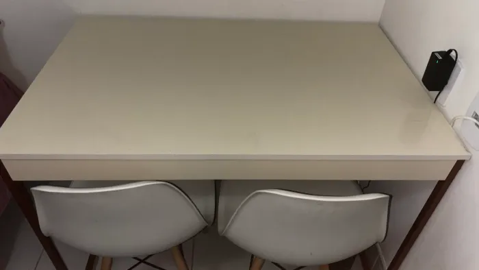 Mesa de jantar+02 cadeiras