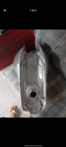Vende-se um tanque de moto 150 no valor de 750