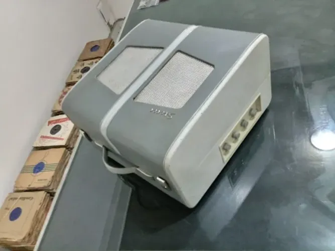 Vitrola Philips Stereo NG1130 - Valvulada em excelente estado - Funciona!