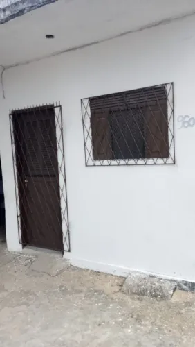 Alugo casa boa de esquina, na zona norte de Natal