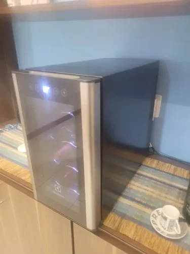 Adega Electrolux 8 garrafas
