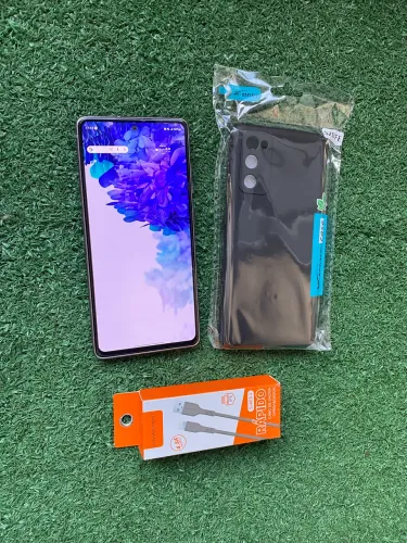 S20 FE 5 G 128GB , 6 DE RAM , UMA MAQUINA , NÃO TRAVA , FUNCIONANDO TUDO !