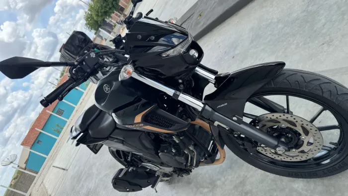 FZ25 