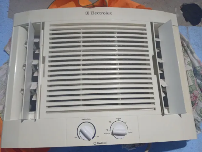Vendo ar condicionado Eletrolux 7, 500BTUs 110 valor r$ 400 à vista