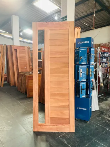 PORTA EM MADEIRA (valor à vista )