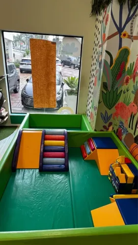 Módulo baby com piscina de bolinhas