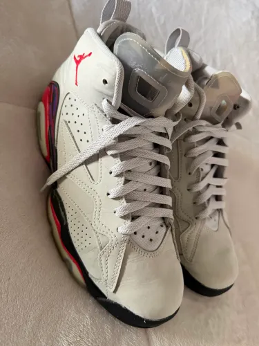 Tênis Jordan 6 Retrô
