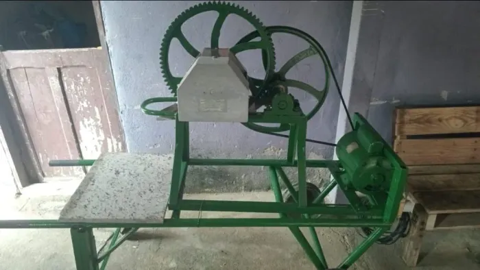 Estou vendendo um engenho de cana inox, mais o limpador de cana. Interessado chama no pv