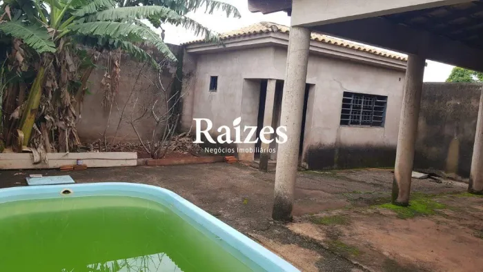 Casa Residencial à venda no Bairro Tibery com 4 suítes, Varanda Gourmet e 2 vagas